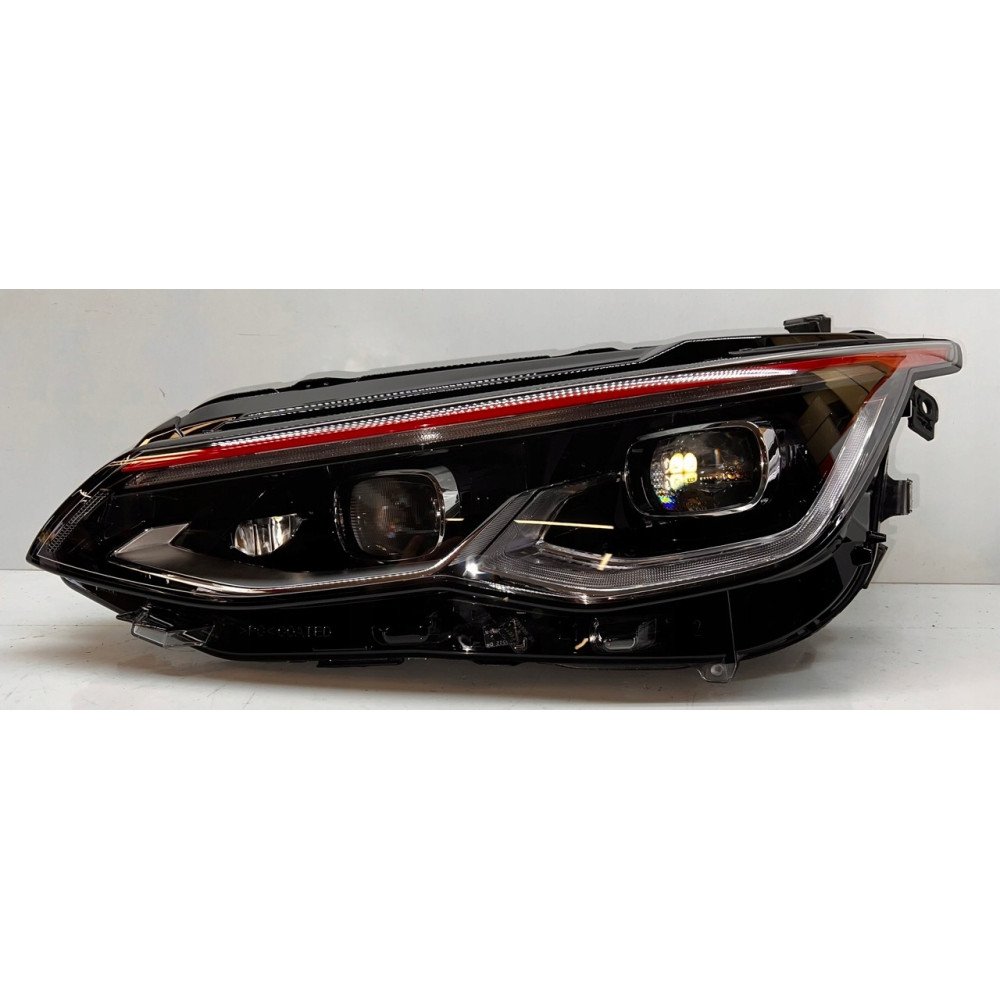 Fara GTI Red Volkswagen Golf 8 — 1 LED U 2022-2024